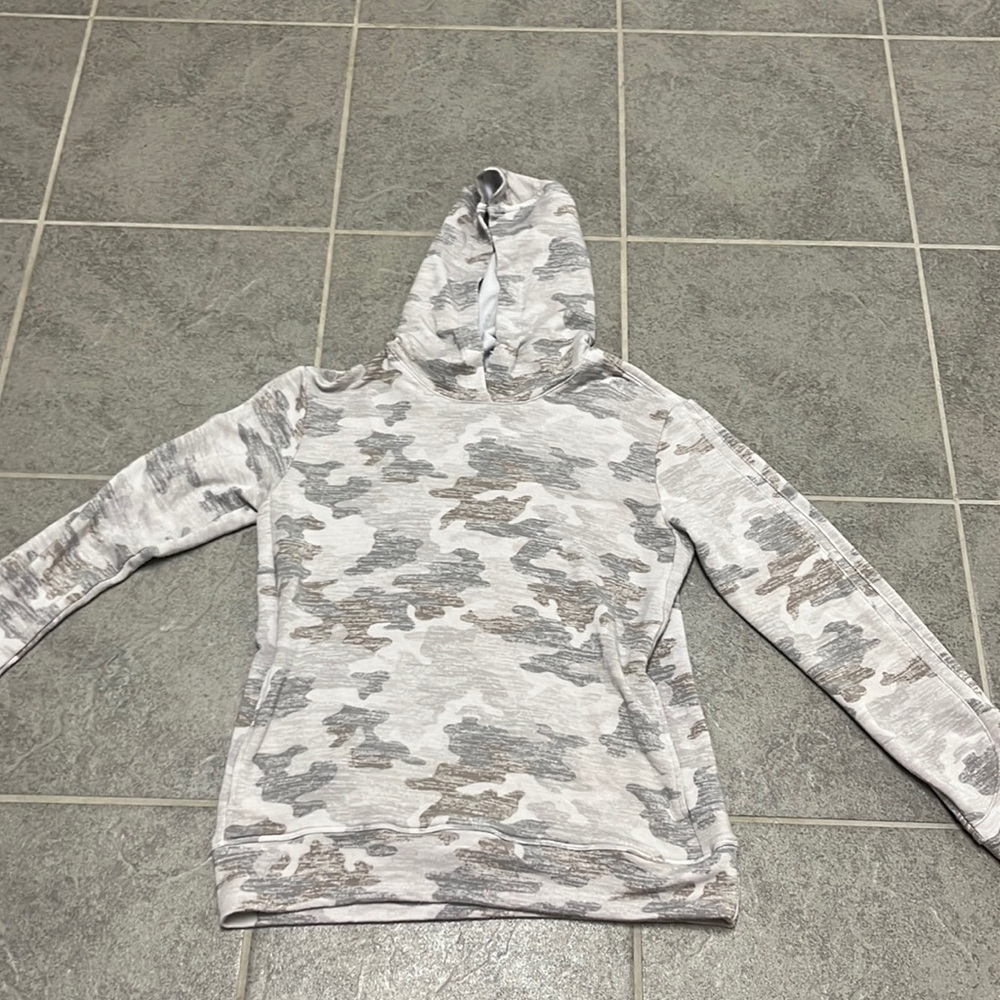 Athleta girl pull over hoodie in camo